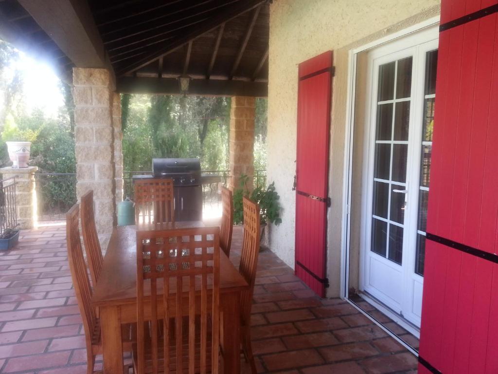 La Combe Joseph Bed & Breakfast Remoulins Exterior foto
