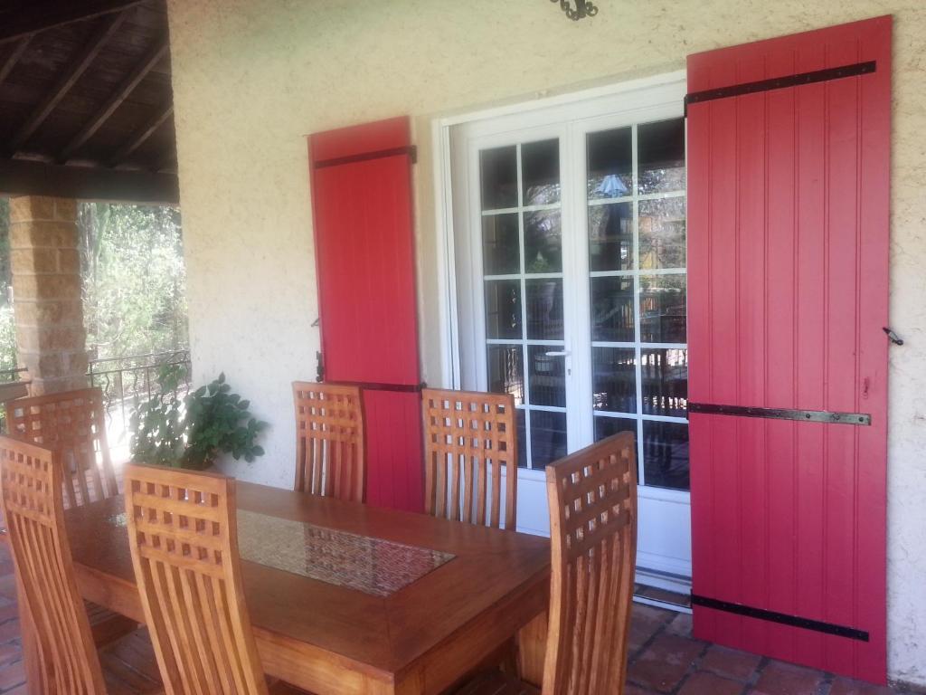 La Combe Joseph Bed & Breakfast Remoulins Exterior foto